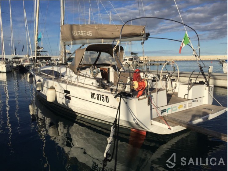 Azuree 46 - Yacht Charter Sailica