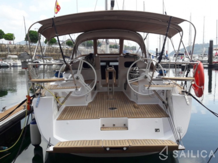 Elan 40 Impression - Yacht Charter Sailica