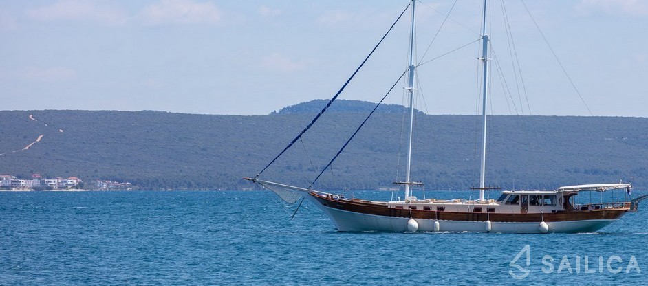 Gulet - Yacht Charter Sailica