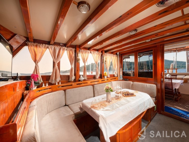 Gulet - Yacht Charter Sailica