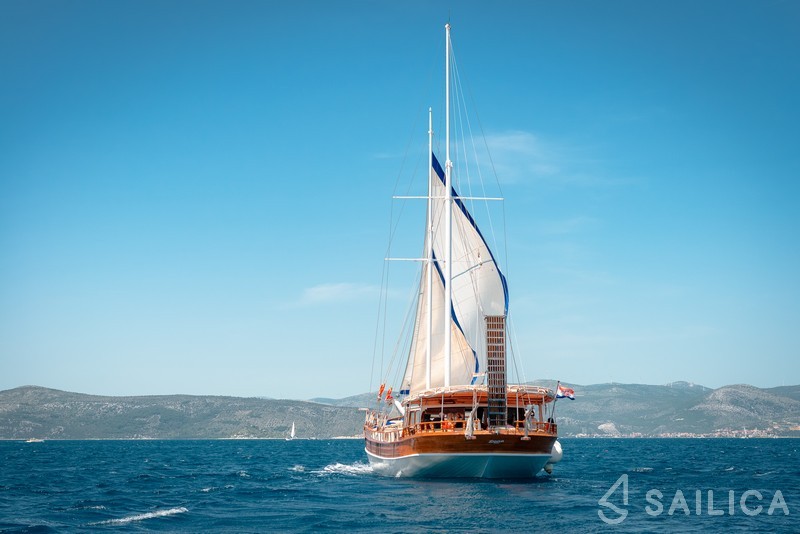 Gulet - Yacht Charter Sailica