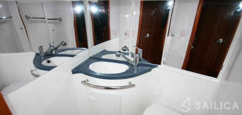 Bavaria 46 Cruiser - Yacht Charter Sailica