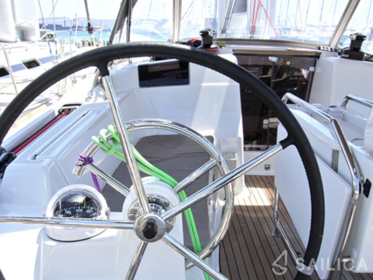 Sun Odyssey 419 - Yacht Charter Sailica