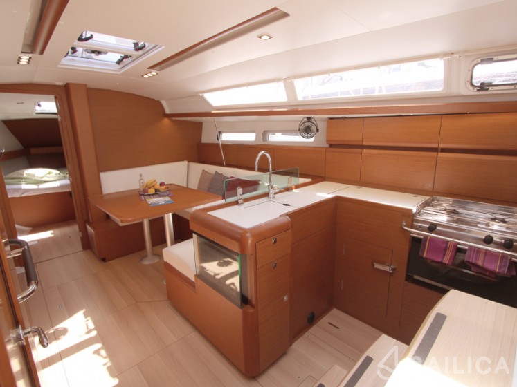 Sun Odyssey 419 - Yacht Charter Sailica