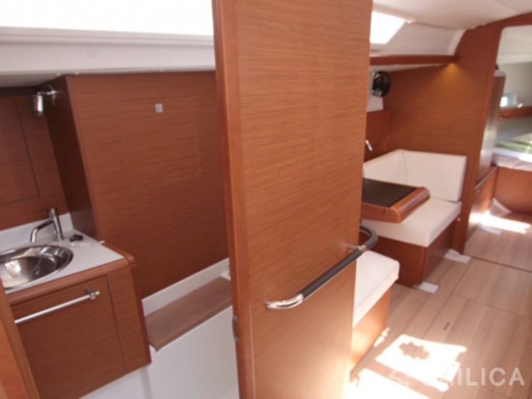 Sun Odyssey 419 - Yacht Charter Sailica