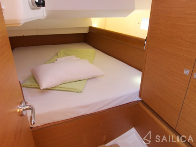 Sun Odyssey 449 - Yacht Charter Sailica