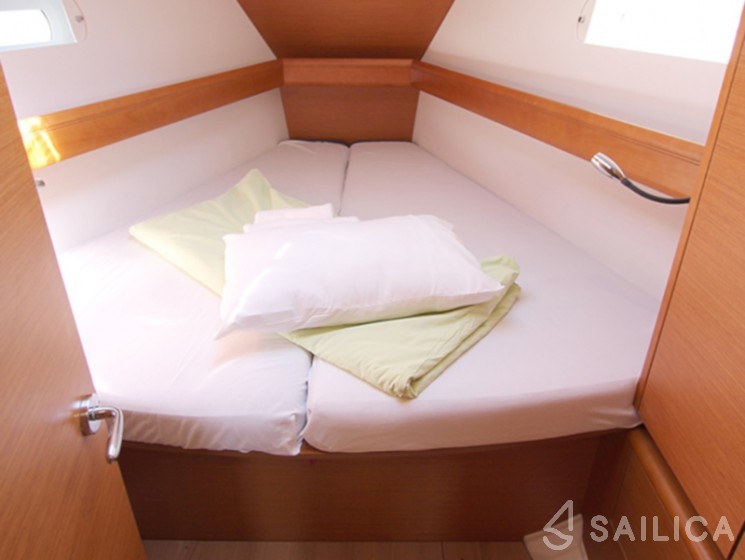 Sun Odyssey 449 - Yacht Charter Sailica