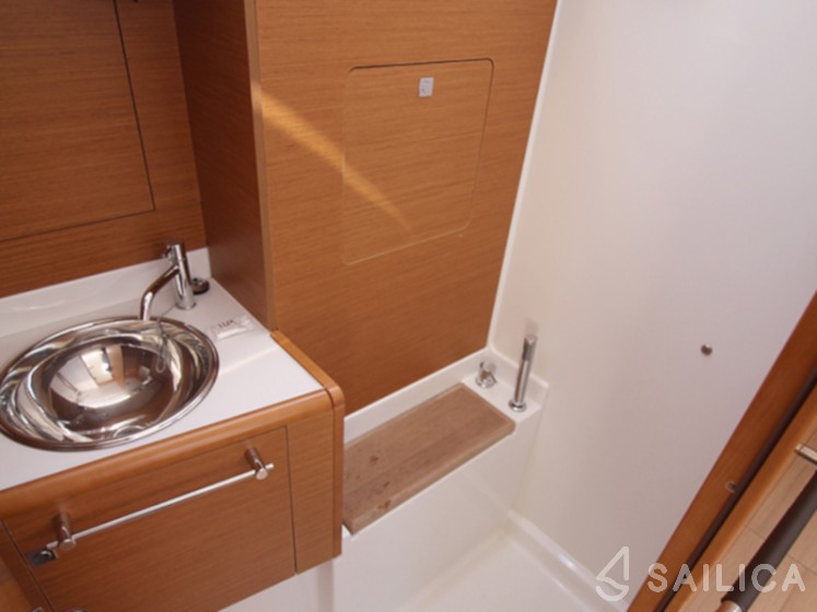 Sun Odyssey 449 - Yacht Charter Sailica