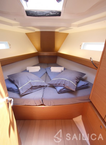 Sun Odyssey 449 - Yacht Charter Sailica