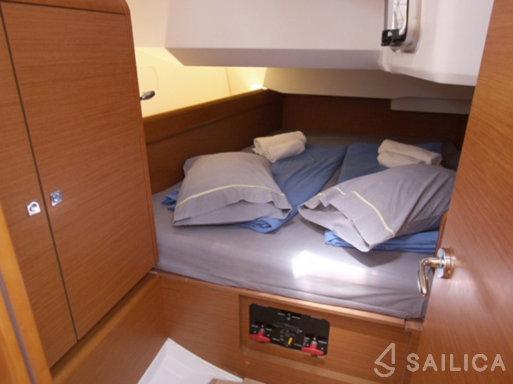 Sun Odyssey 449 - Yacht Charter Sailica