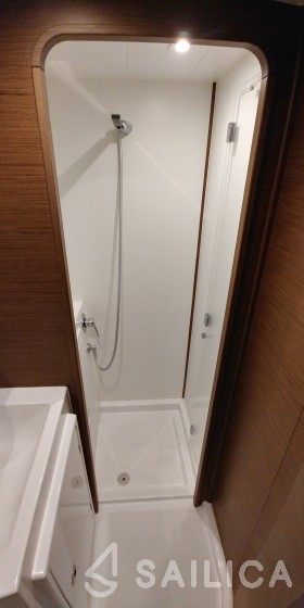 Lagoon 42 - Yacht Charter Sailica