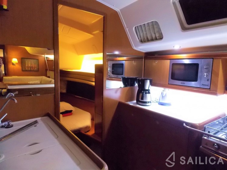 Oceanis 54 - Yacht Charter Sailica