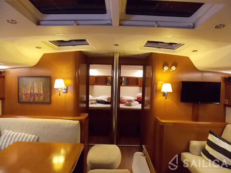 Oceanis 54 - Yacht Charter Sailica