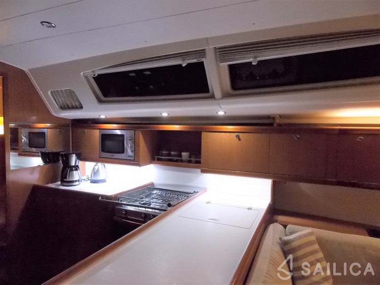 Oceanis 54 - Yacht Charter Sailica