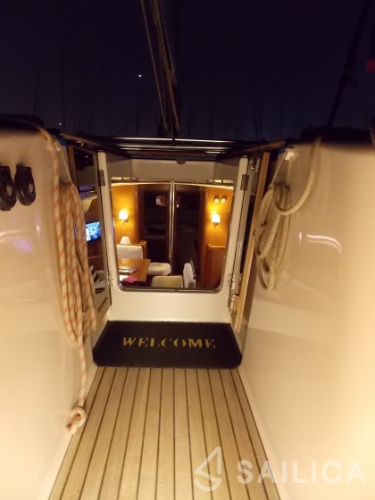 Oceanis 54 - Yacht Charter Sailica