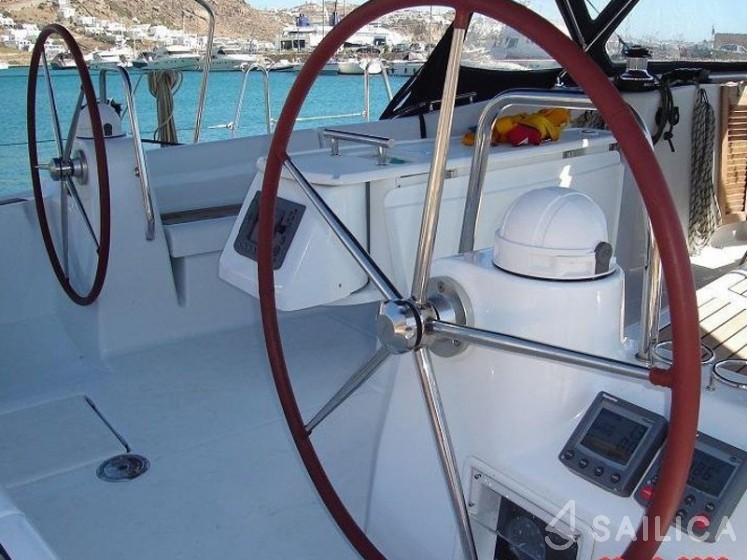 Oceanis 54 - Yacht Charter Sailica