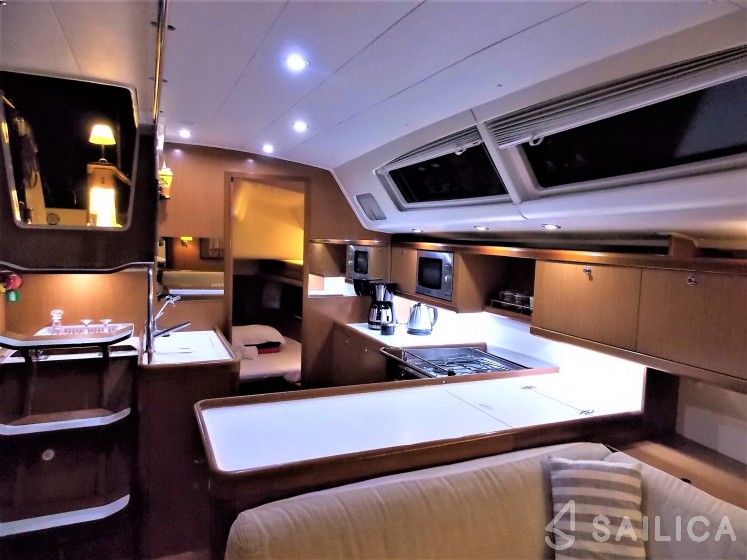 Oceanis 54 - Yacht Charter Sailica