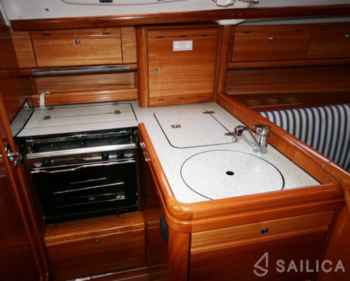 Bavaria 31 Cruiser - Yacht Charter Sailica