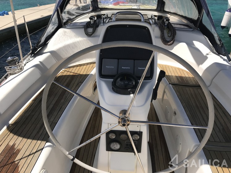 Bavaria 31 Cruiser - Yacht Charter Sailica