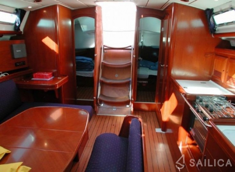 Oceanis 423 - Yacht Charter Sailica