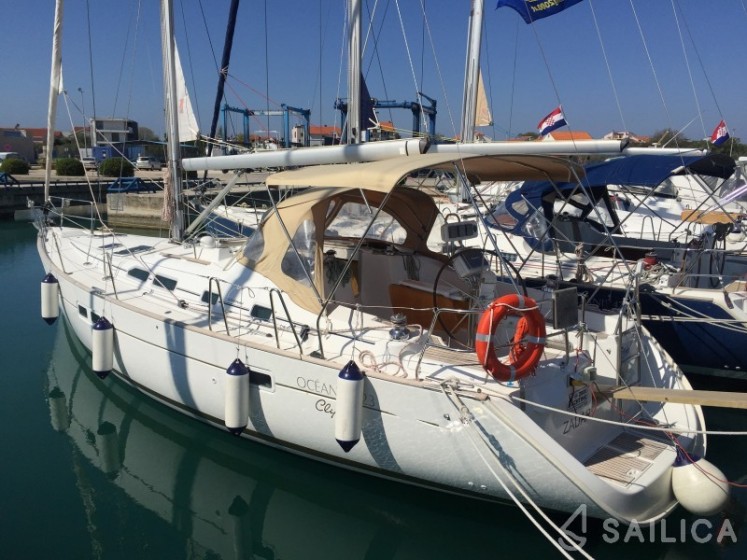 Oceanis 423 - Yacht Charter Sailica