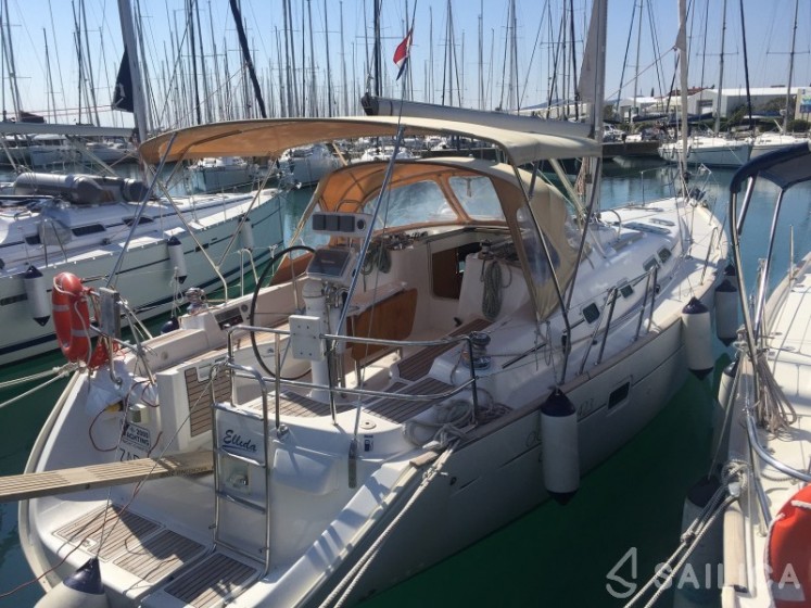 Oceanis 423 - Yacht Charter Sailica