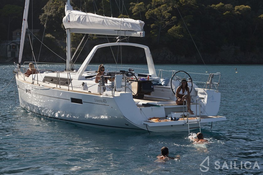 Oceanis 45 - 4 cab. - Yacht Charter Sailica