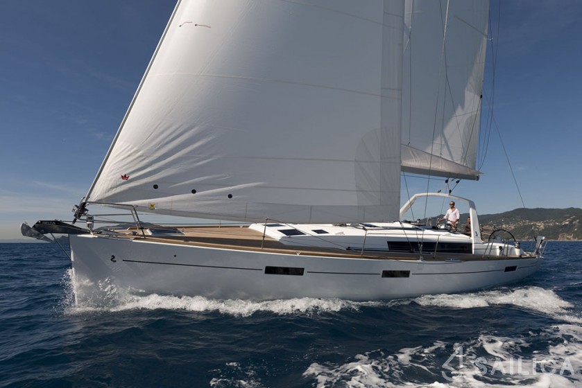 Oceanis 45 - 4 cab. - Yacht Charter Sailica