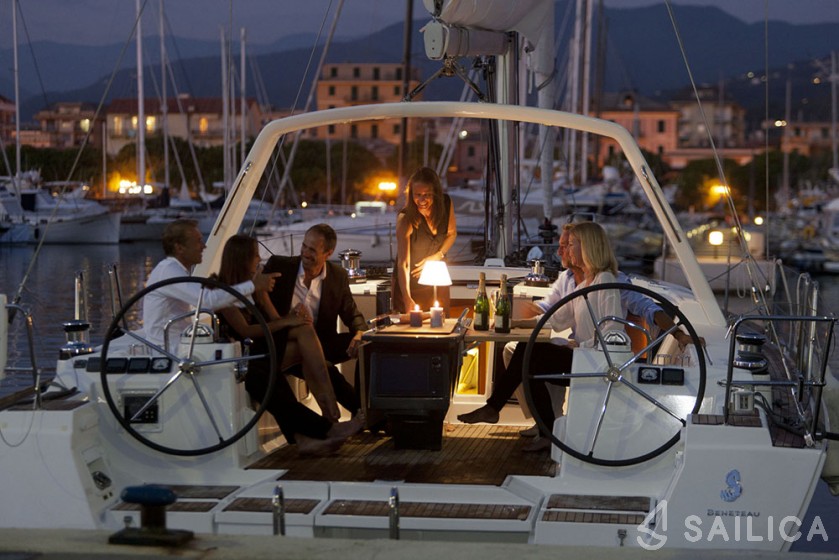 Oceanis 45 - 4 cab. - Yacht Charter Sailica