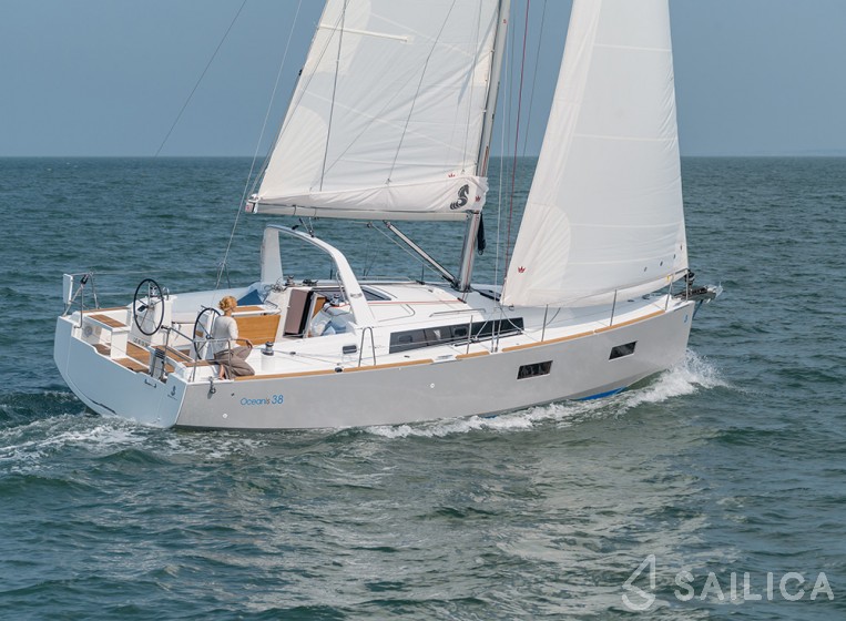 Oceanis 38 - Yacht Charter Sailica