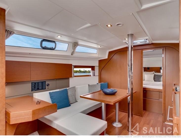 Oceanis 38 - Yacht Charter Sailica