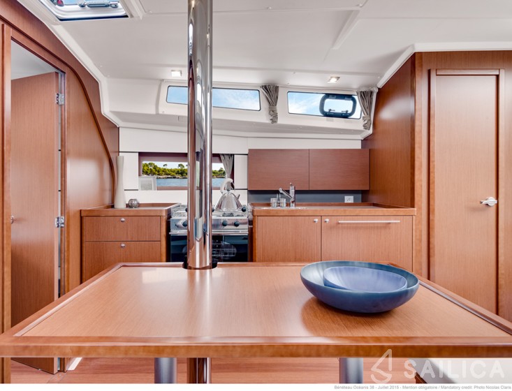 Oceanis 38 - Yacht Charter Sailica