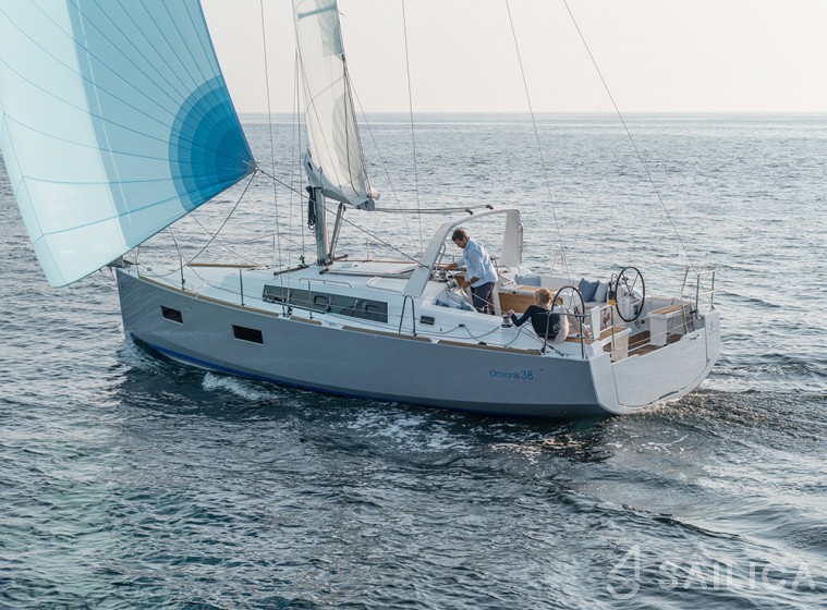Oceanis 38 - Yacht Charter Sailica