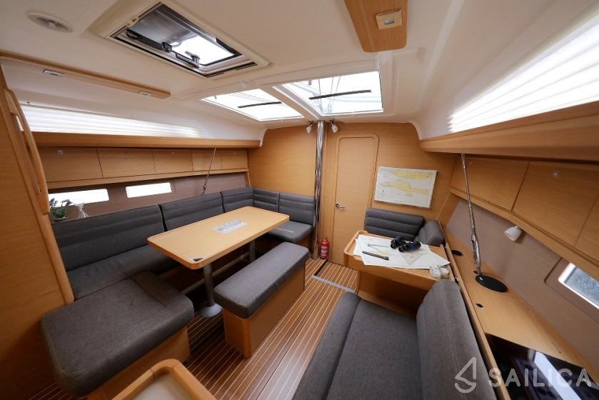 Dufour 412 GL - Yacht Charter Sailica