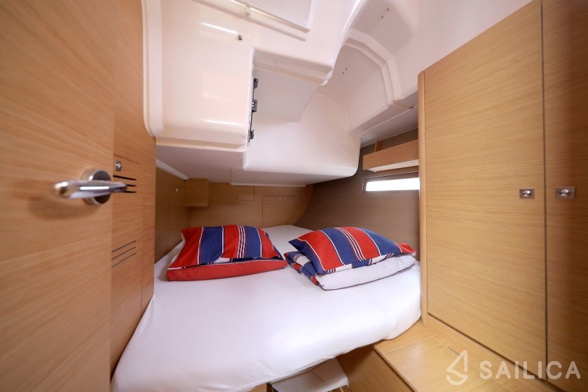 Dufour 412 GL - Yacht Charter Sailica