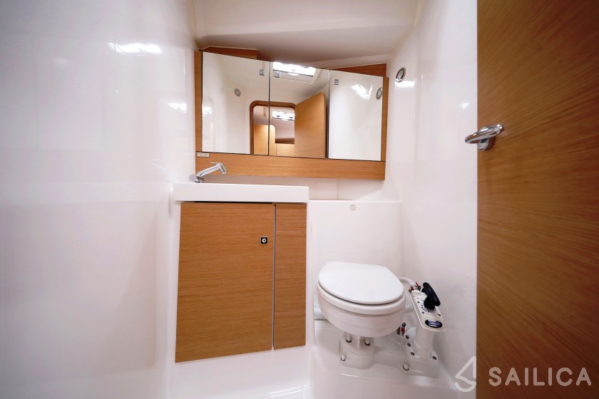 Dufour 412 GL - Yacht Charter Sailica