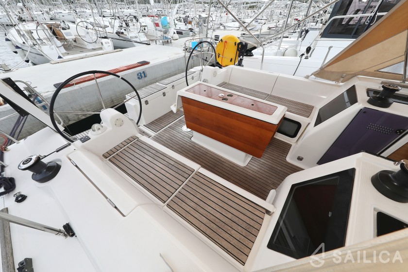 Dufour 412 GL - Yacht Charter Sailica