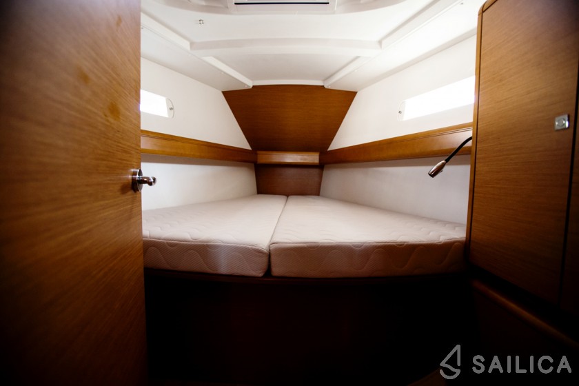 Sun Odyssey 449 - Yacht Charter Sailica