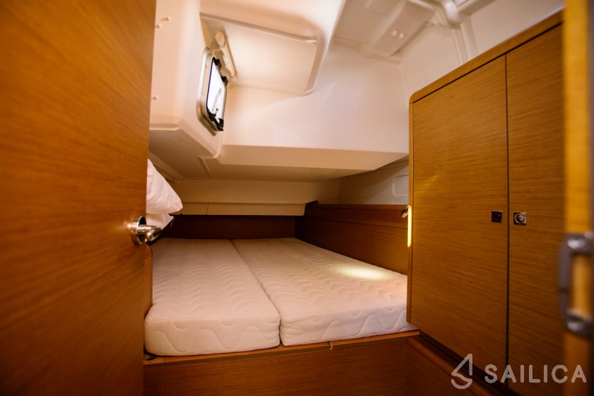 Sun Odyssey 449 - Yacht Charter Sailica