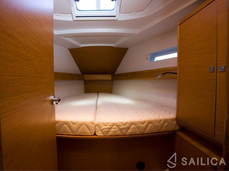 Sun Odyssey 449 - Yacht Charter Sailica