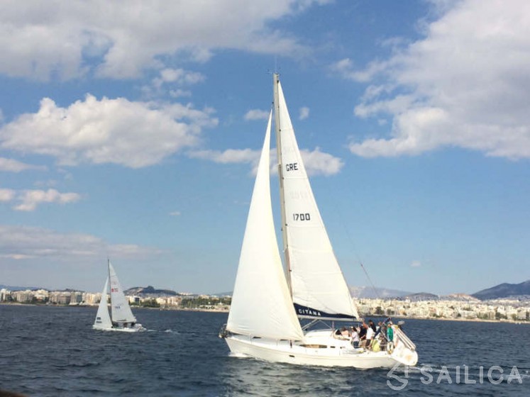 Feeling 39 - Yacht Charter Sailica