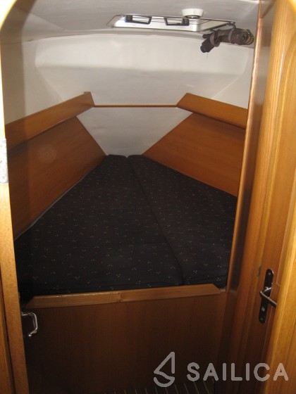 Feeling 39 - Yacht Charter Sailica