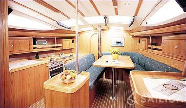 Feeling 39 - Yacht Charter Sailica