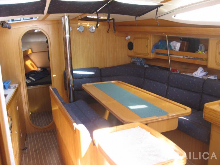 Feeling 39 - Yacht Charter Sailica