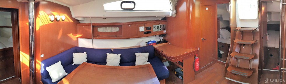 Oceanis 43 - Yacht Charter Sailica