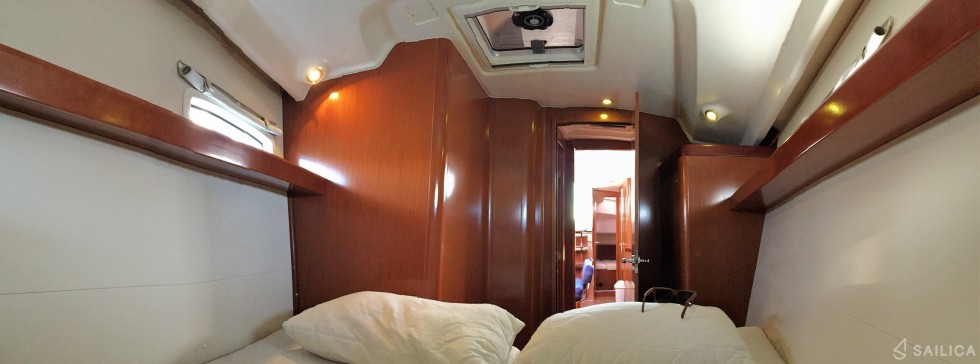 Oceanis 43 - Yacht Charter Sailica