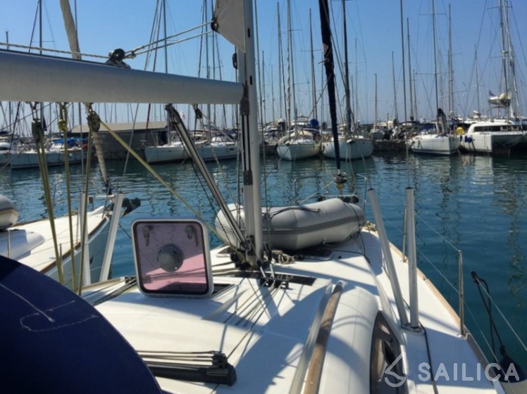 Oceanis 43 - Yacht Charter Sailica
