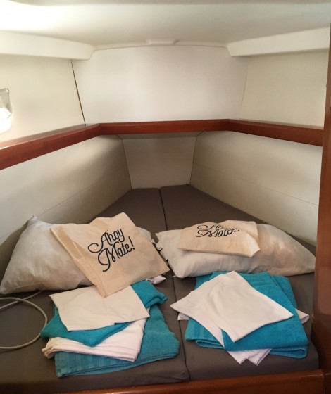 Oceanis 43 - Yacht Charter Sailica