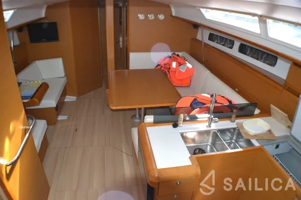 Sun Odyssey 439 - Yacht Charter Sailica