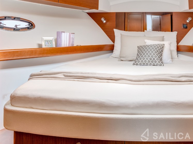 Antares 42 - Yacht Charter Sailica